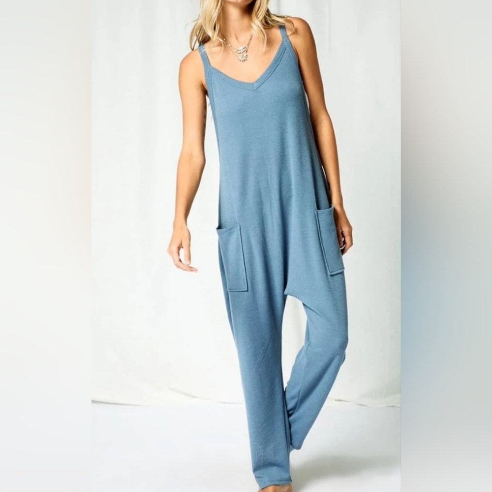 Solid Blue Harem Jumpsuit - Size Medium 🩵 - Picture 2 of 10